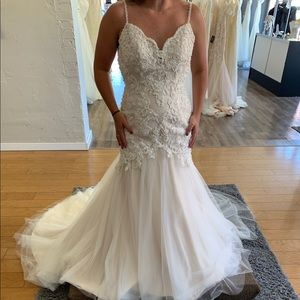 Size 12 Moonlight Wedding dress.. never worn!